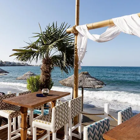 מלון דירות Kahlua Sea View 4*
