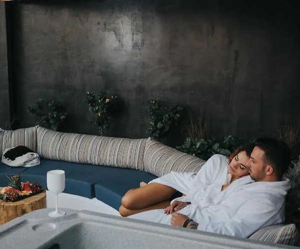 מלון דירות Kahlua Sea View - Adults Only